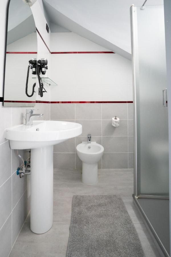 J Hotel Orbassano Buitenkant foto